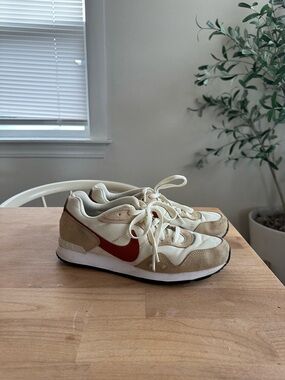 Nike Cream & Rust Red Vintage Runner Sneakers